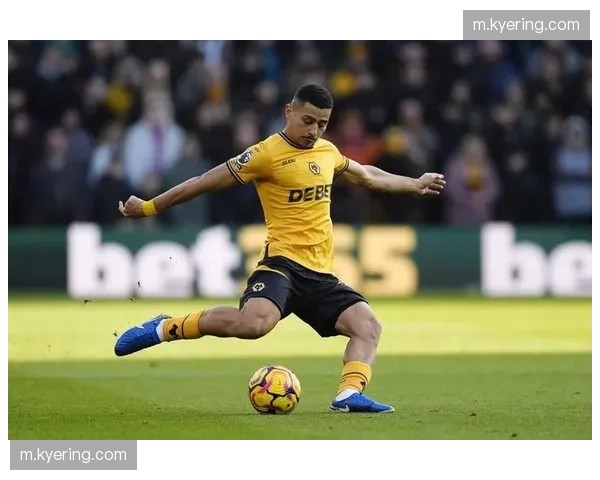 狼队安德烈远射折射入网 赛季第8张黄牌凸显防守强度